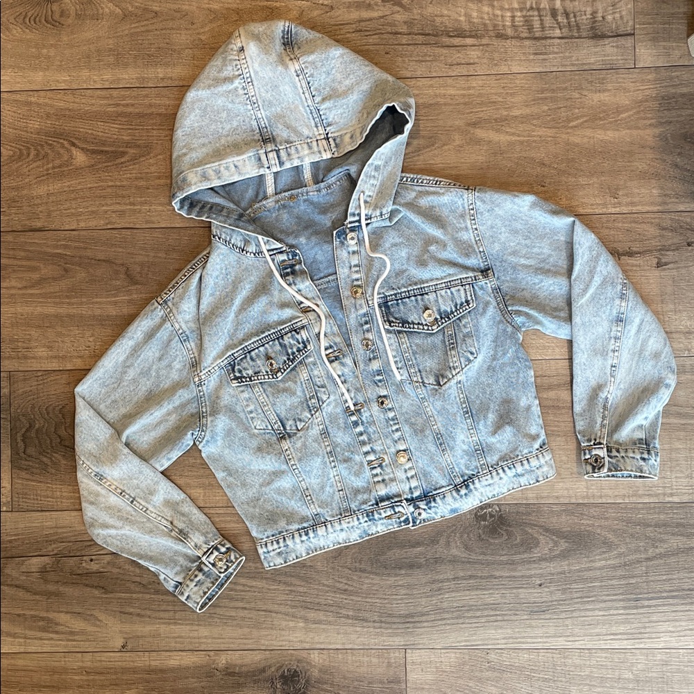 Light Wash Hooded Denim Jacket - Casual Jean Jacket in Light Blue